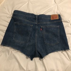 Levis Denim Stretch Boyfriend Shorts Size 32